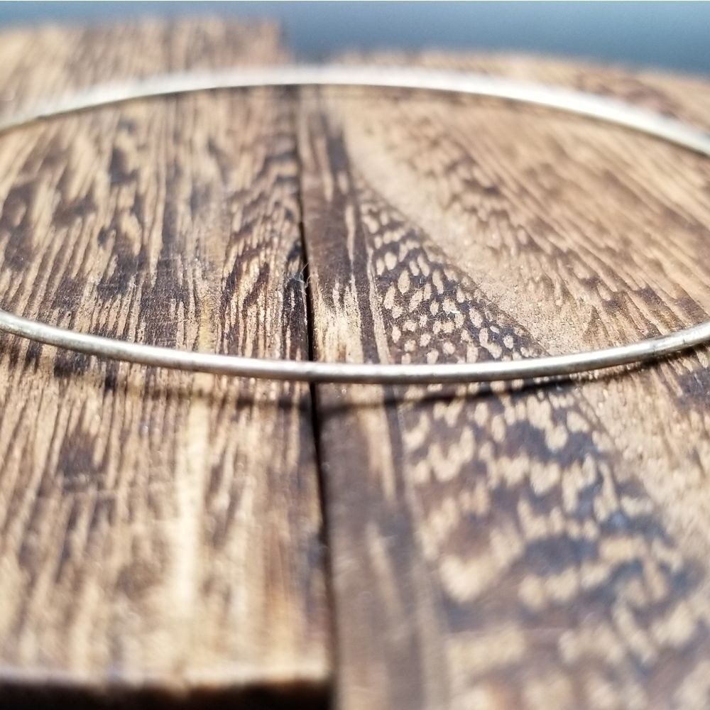 Simplistic Classy Silver Tone Rounded Bracelet B9… - image 1